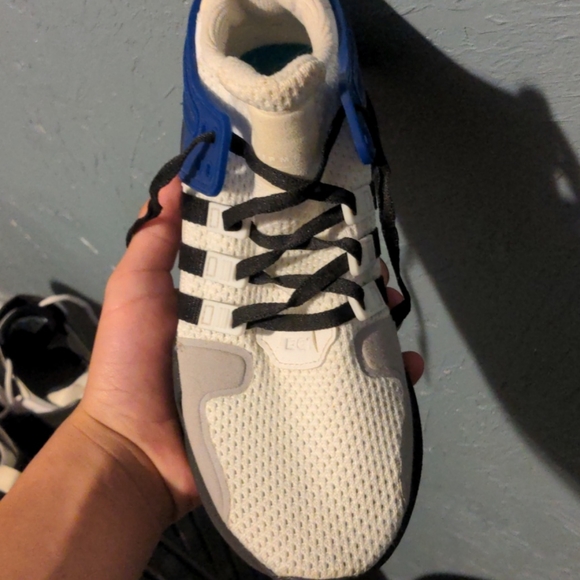 Adidas shoes - Picture 3 of 4